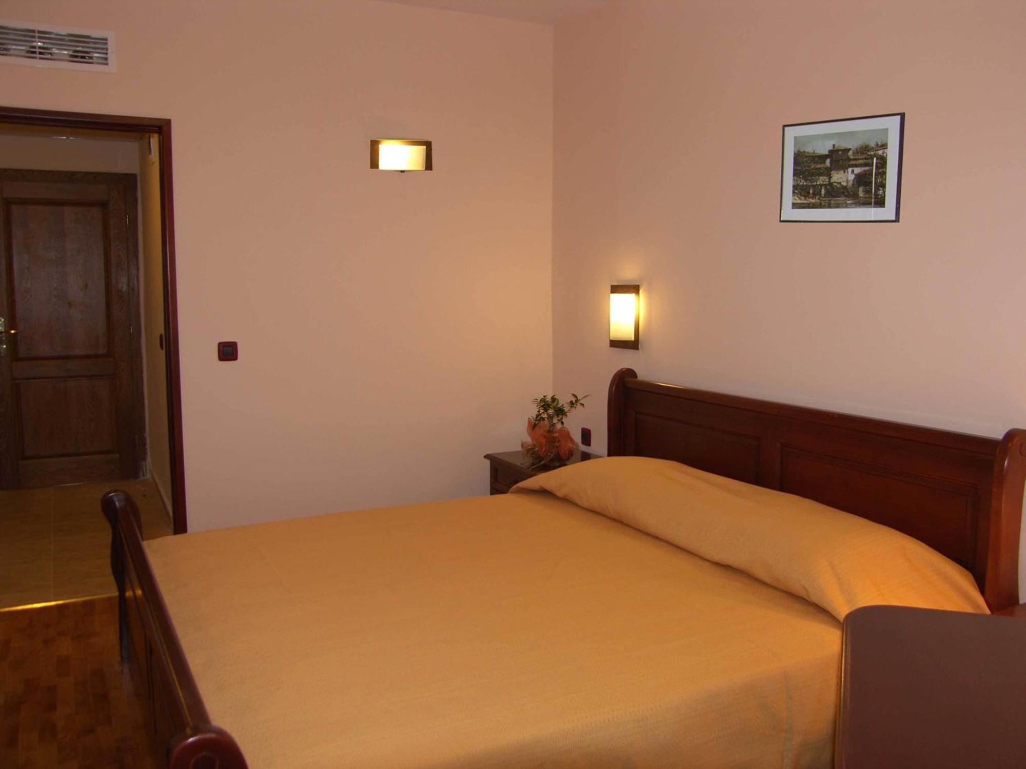 Meridian Hotel Bolyarski Veliko Tŭrnovo Exterior photo