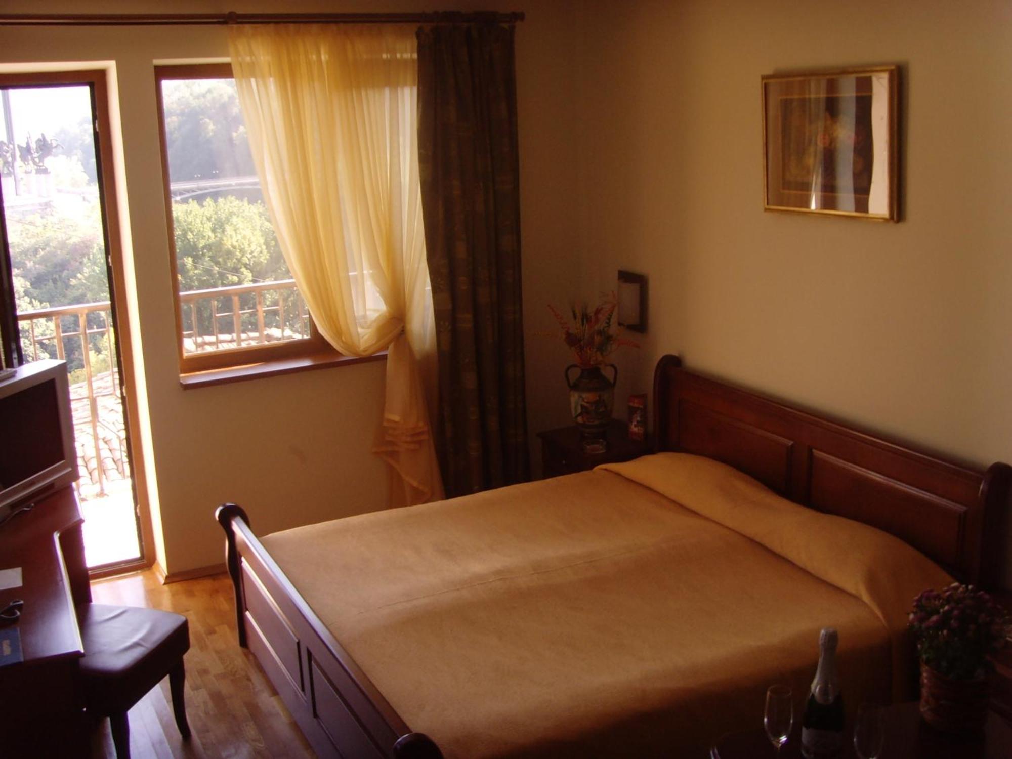 Meridian Hotel Bolyarski Veliko Tŭrnovo Exterior photo