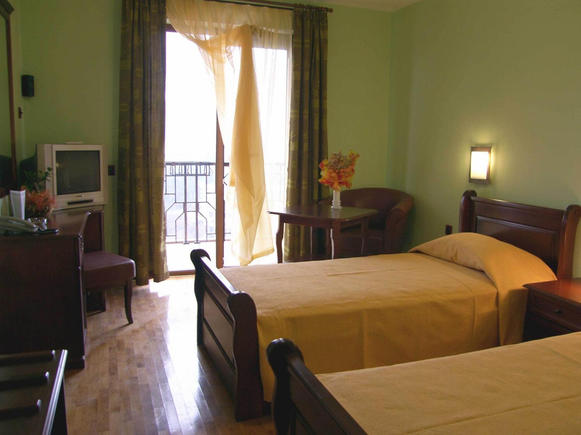 Meridian Hotel Bolyarski Veliko Tŭrnovo Exterior photo