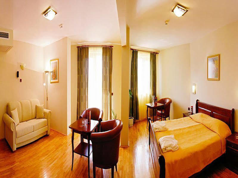 Meridian Hotel Bolyarski Veliko Tŭrnovo Exterior photo